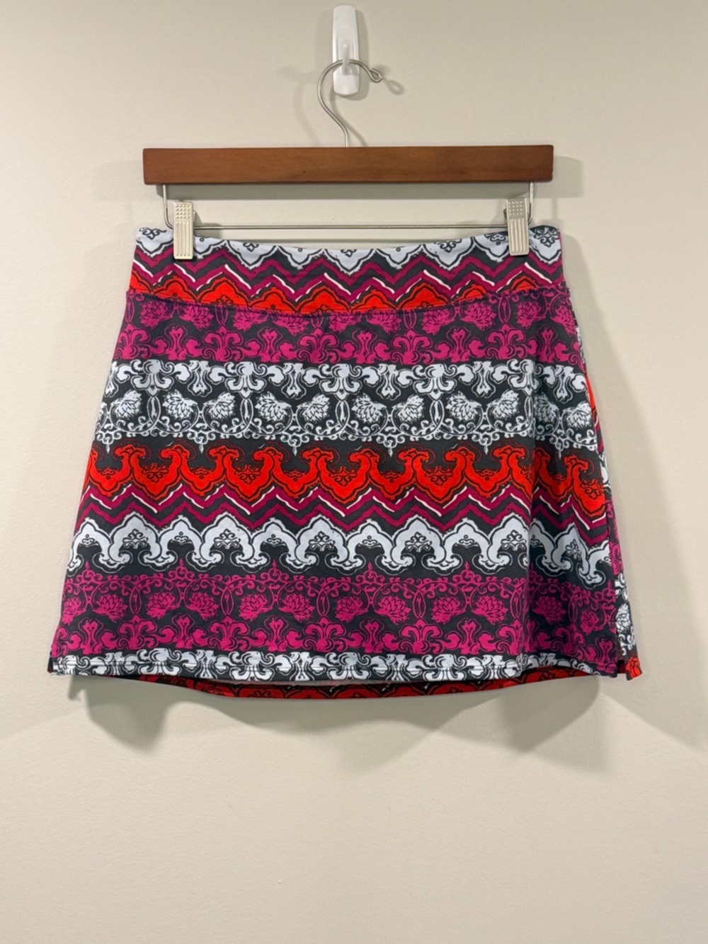 Tranquility by Colorado Clothing Patterned Athletic Mini Skirt Size M - Picture 3 of 10